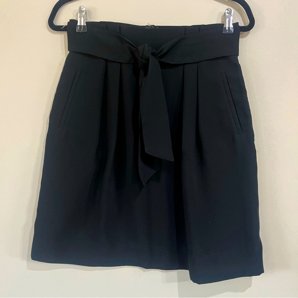 H&M Women's 8 Black Pleated Paperbag Waist‎ Tie Front Mini Skirt